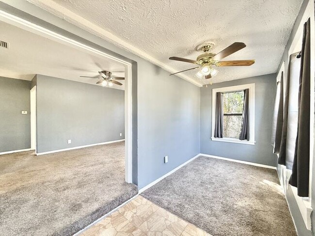 Building Photo - 1828 20th Ave S