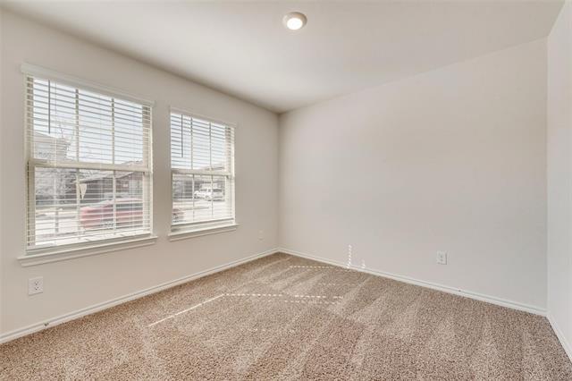 Building Photo - 4016 Huntington Dr
