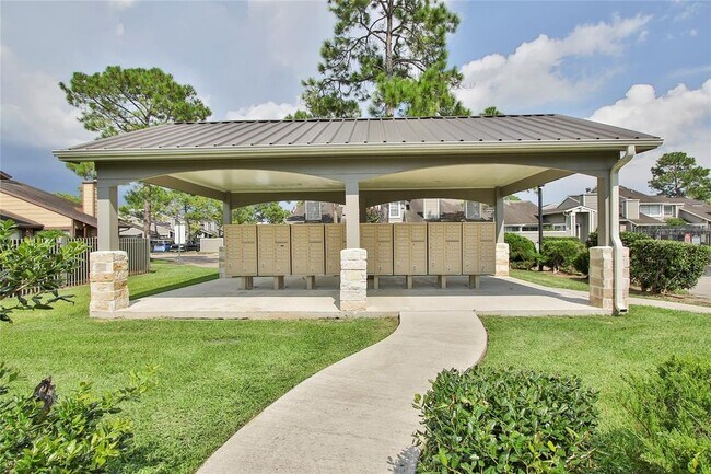 Building Photo - 12251 Copper Tree Pvt Ln