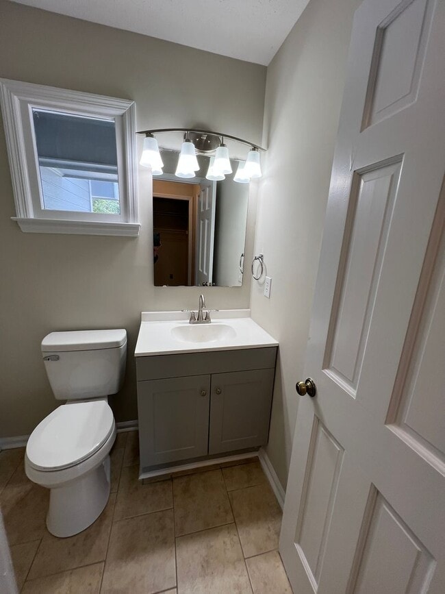 Building Photo - Charming 3 Bed 2.5 Bath Home in Beaver Run