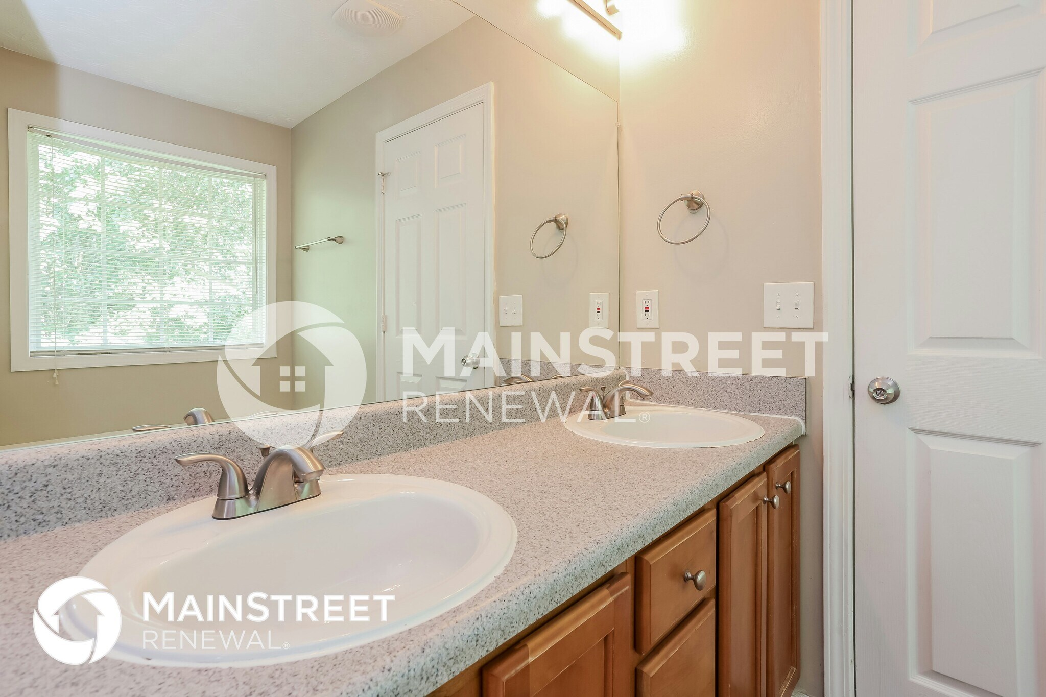 Building Photo - 3909 Riverside Pkwy