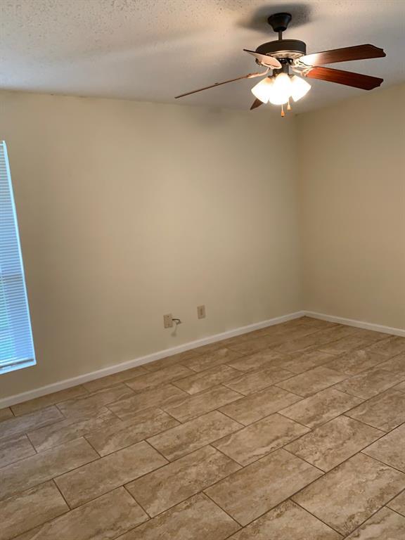 Building Photo - 1907 Greenbriar Colony Dr