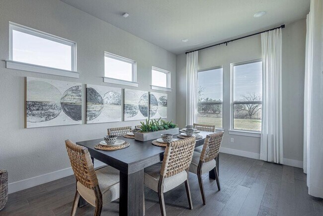 Building Photo - 217 Northcrest Dr