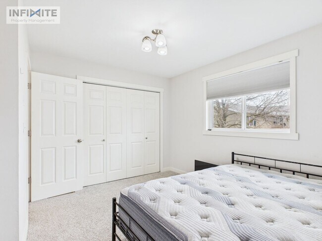 Building Photo - Great Four Bedroom! First Month Half Off!!