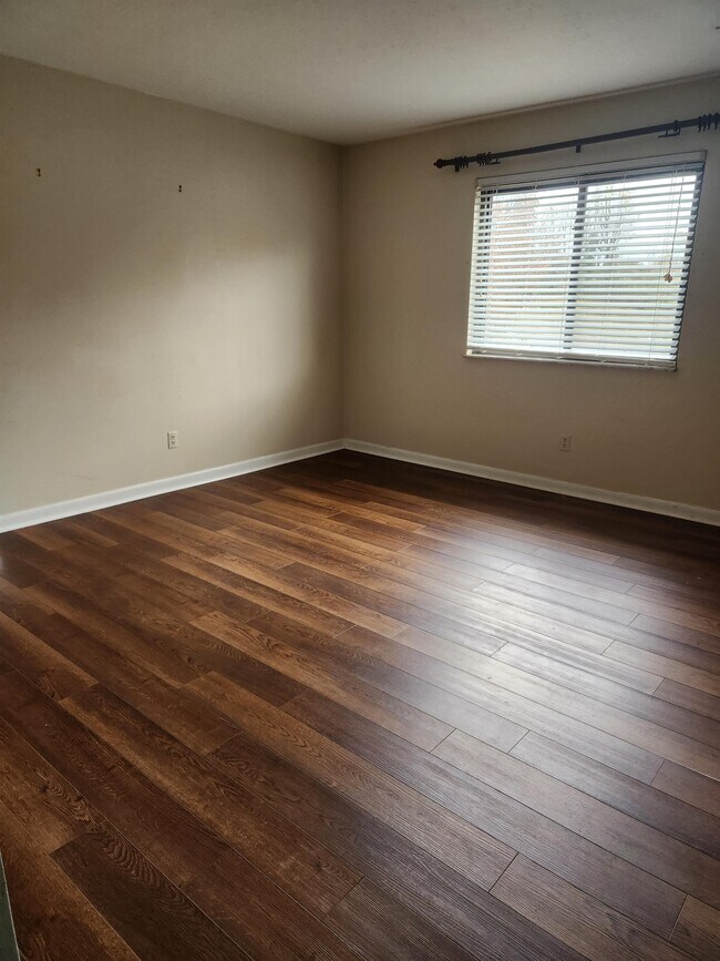 Building Photo - 143 Cherrywood Villa
