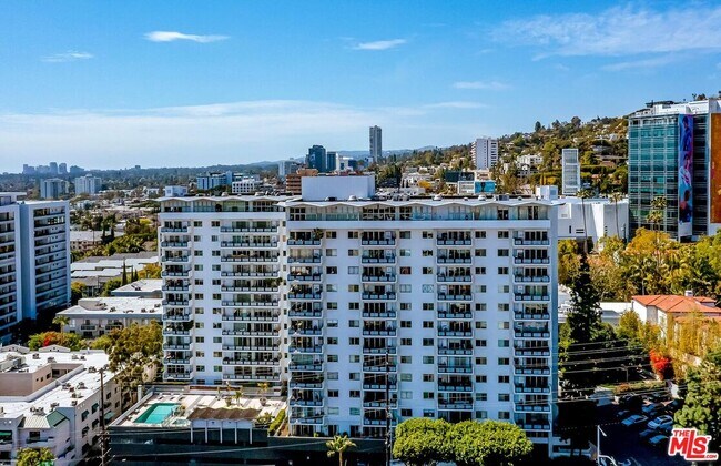 Building Photo - 1155 N La Cienega Blvd