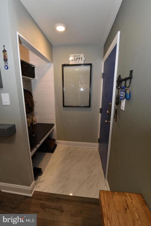 Building Photo - 1666 Parkcrest Cir