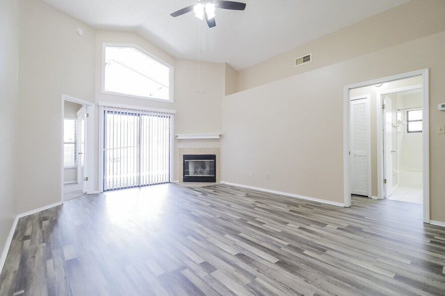 Building Photo - 164 Lakebreeze Cir