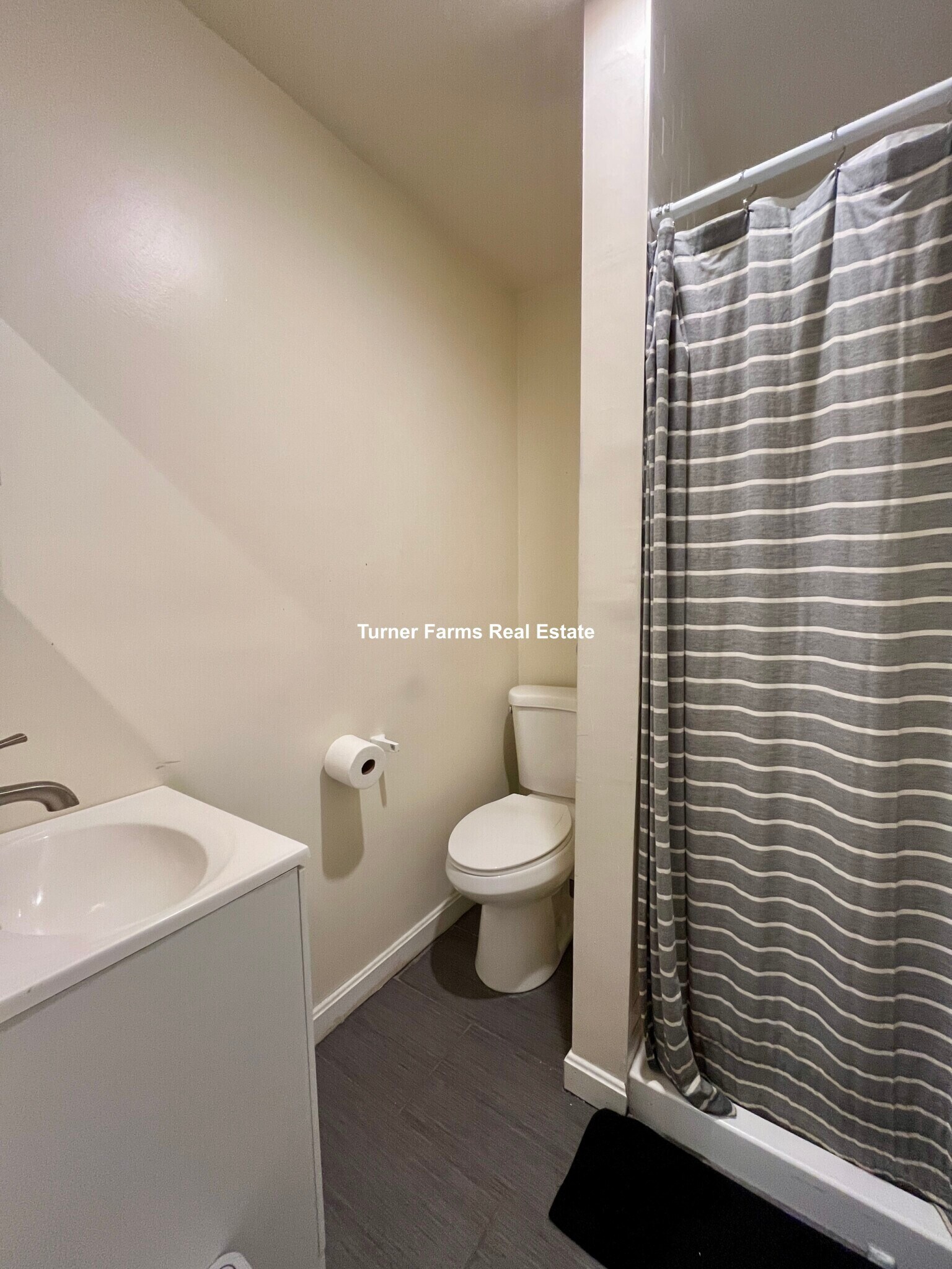 Building Photo - 525 E 3rd St