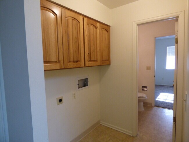 Building Photo - Spacious 4 Bed, 2.5 Bath Home in Fort Collins