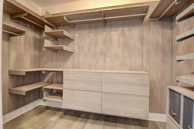 Building Photo - 9748 Celtic Sea Ln