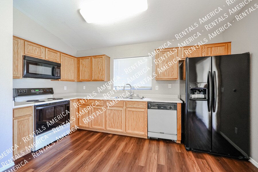 Building Photo - 6817 E Quiet Retreat