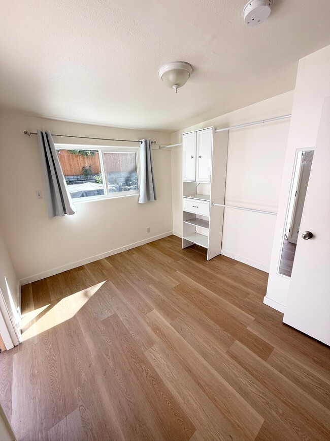 Building Photo - 2110 Glendale Blvd