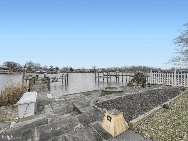 Building Photo - 107 Bayside Dr