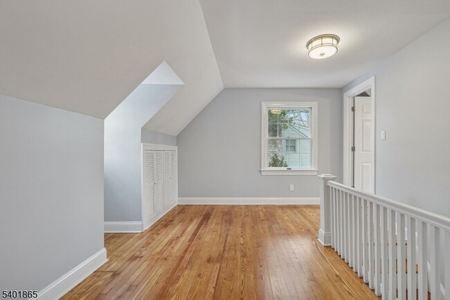 Building Photo - 16-21 Split Rock Rd