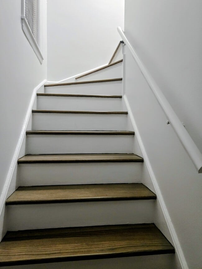 Building Photo - 3803 N Pacific Ave