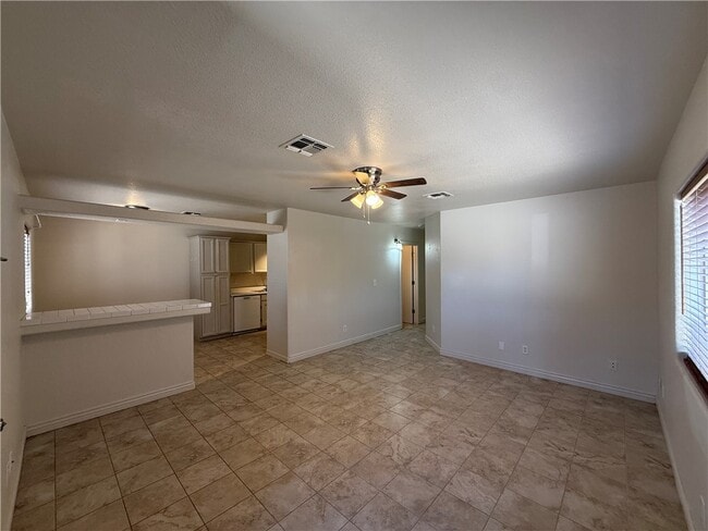 Building Photo - 2539 Ashfork Ave