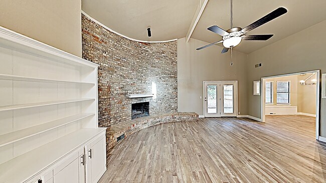 Building Photo - Beautiful 4 Bedroom 2 Bath in Edmond