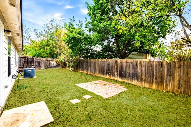 Building Photo - Charming 4-Bedroom Sanctuary - Spacious Living Awaits