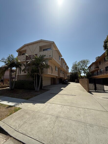 Primary Photo - 1011 San Rafael Ave