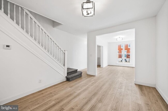 Building Photo - 1605 Darley Ave