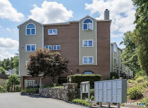 Building Photo - 7 Seir Hill Rd