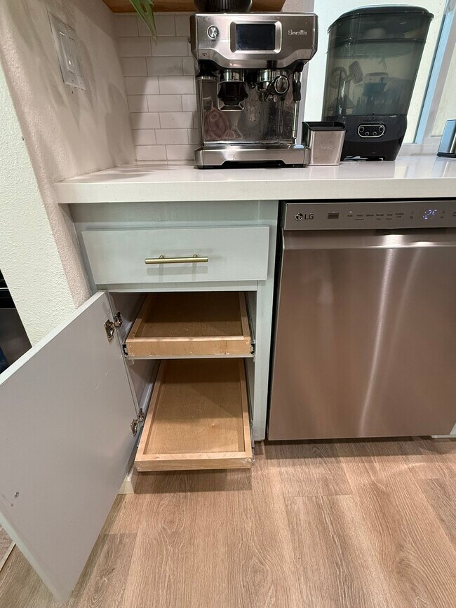 Building Photo - 5790 Friars Rd