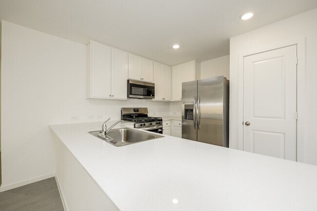 Building Photo - 13495 Bay Springs Dr