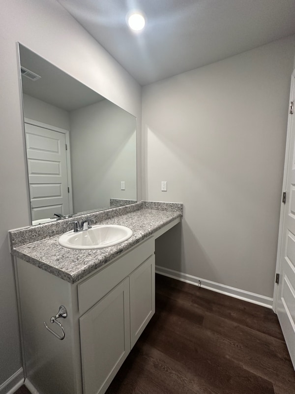 Building Photo - 43 River Rock St