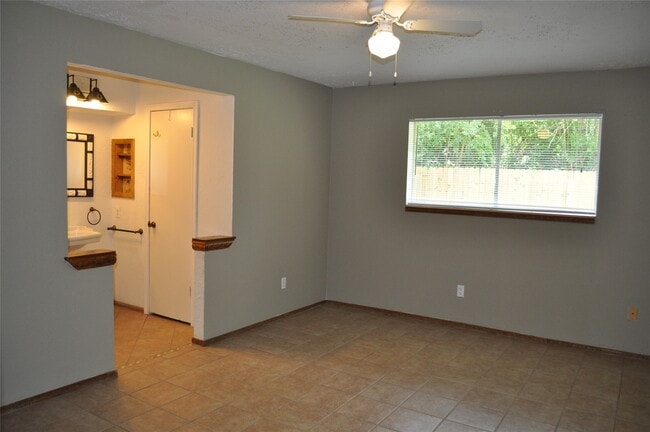 Building Photo - 22411 Merrymount Dr