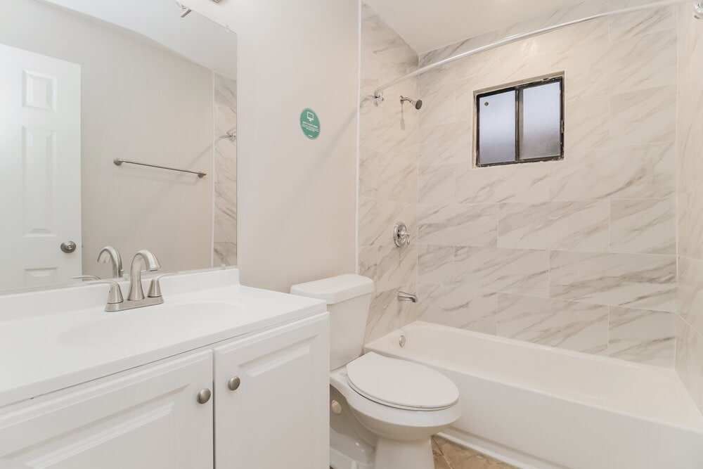 Building Photo - 978 Windsong Cir