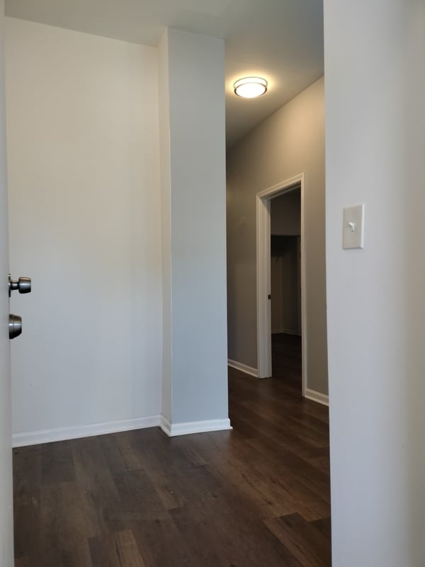 Building Photo - 5725 S Green St