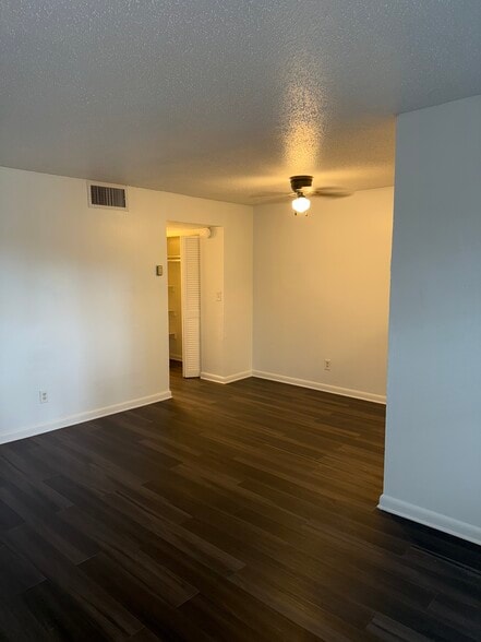 Building Photo - Brisa Apartment Homes