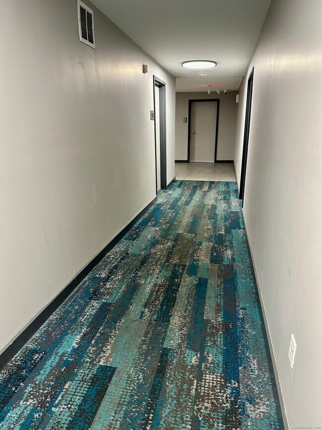 Building Photo - 111 Sherbrooke Ave