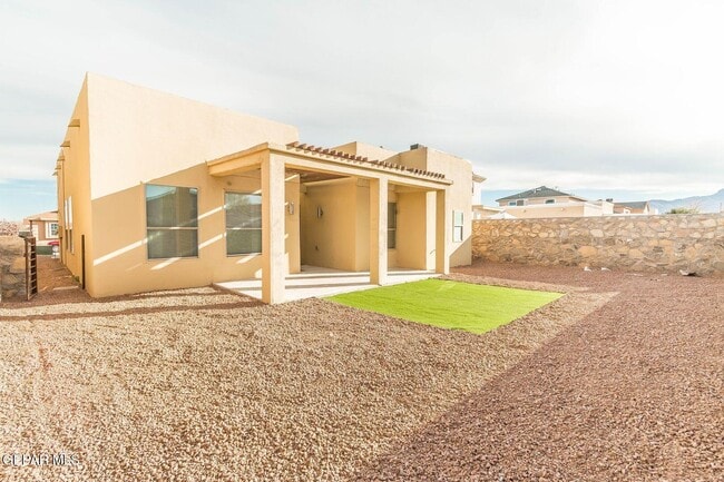 Building Photo - 5533 Ignacio Frias Dr