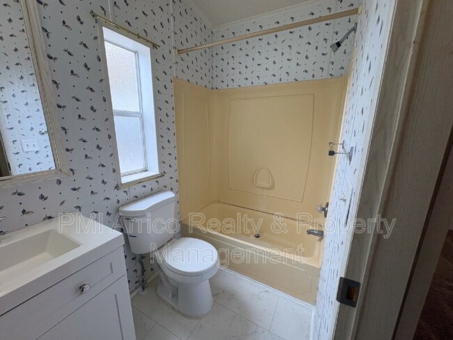 Building Photo - 3505 Meteor Pl