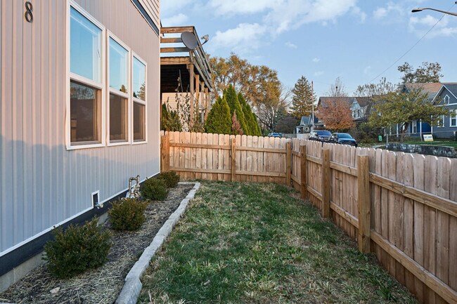 Building Photo - 518 Prospect St