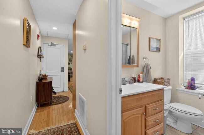 Building Photo - 4215 Ridge Ave