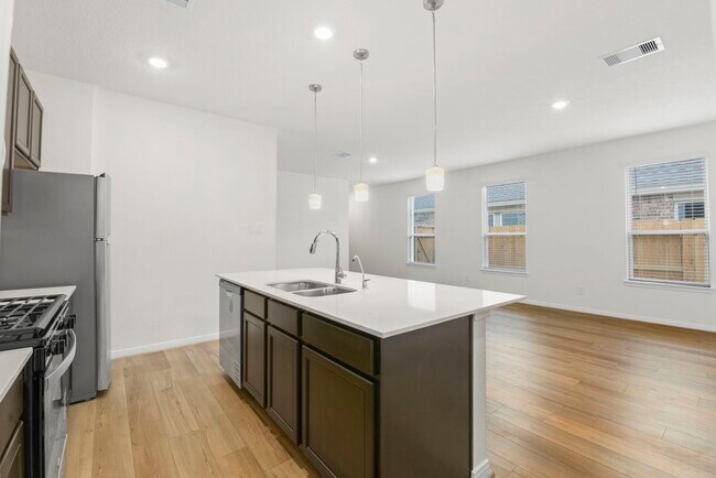 Building Photo - 4908 Vida Vis Dr