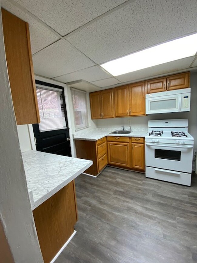 Building Photo - Now Leasing: 3BR Home in Pittsburgh, PA! A...