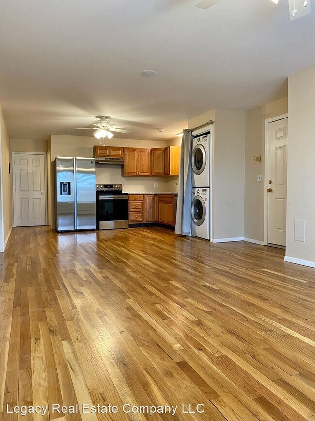 Building Photo - 2 br, 1 bath House - 380 Sunset #10