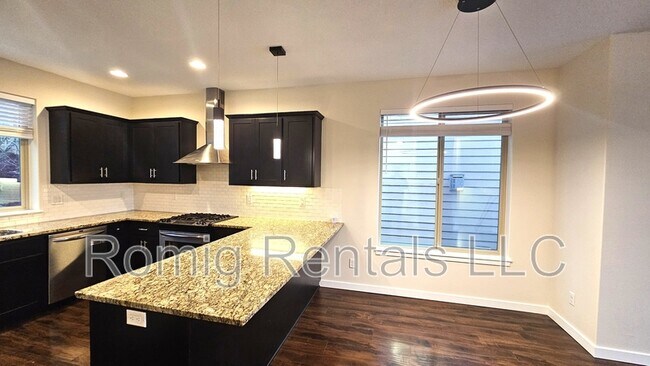 Building Photo - 1403 NE 71st Dr