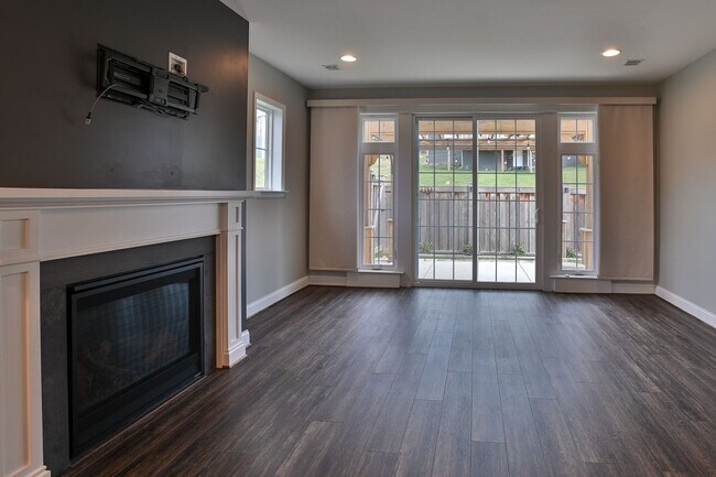 Building Photo - Beautiful Townhome in Arcona Community