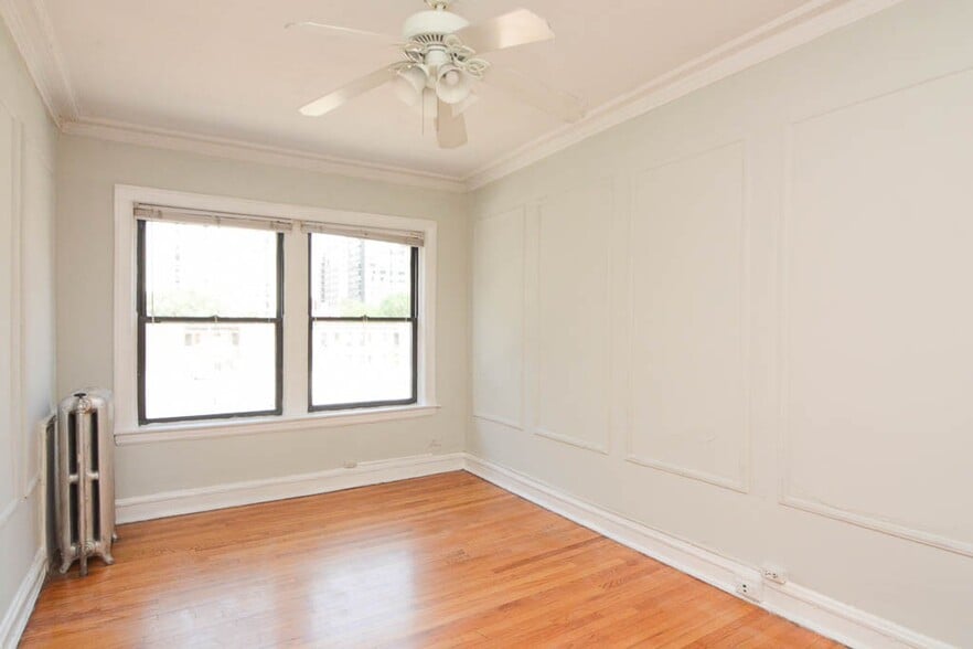 Building Photo - 1169 N Dearborn