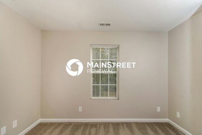 Building Photo - 4 Bedroom Pet-Friendly Home in Greensboro,...