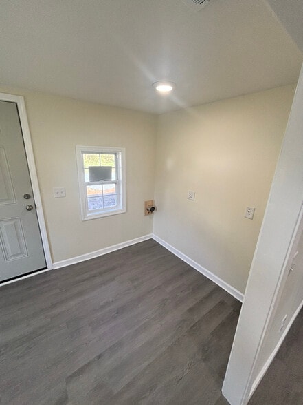 Building Photo - 102 Piedmont St