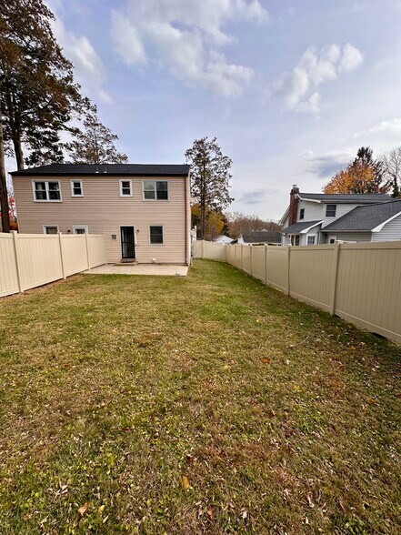 Building Photo - 454 Avenue A