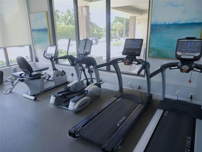 Building Photo - 2000 S Ocean Blvd