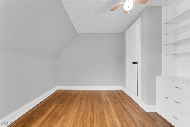 Building Photo - 141 E 206th St