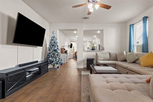 Building Photo - 2303 Starks Ave